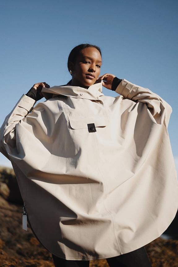 Blæst Bergen Beige Regnponcho